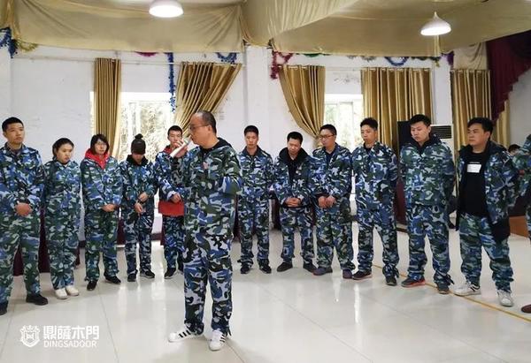 重庆鼎萨木门：袁董事长发表总结讲话