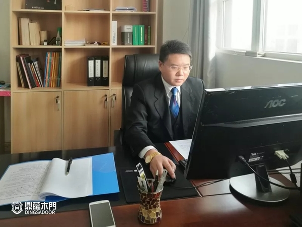 重庆鼎萨木门：总经经理.熊黎明