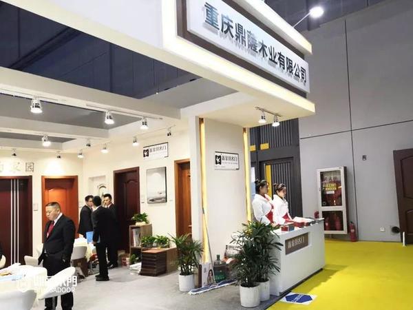 重庆鼎萨木门：2019上海建博会展馆木门种类多