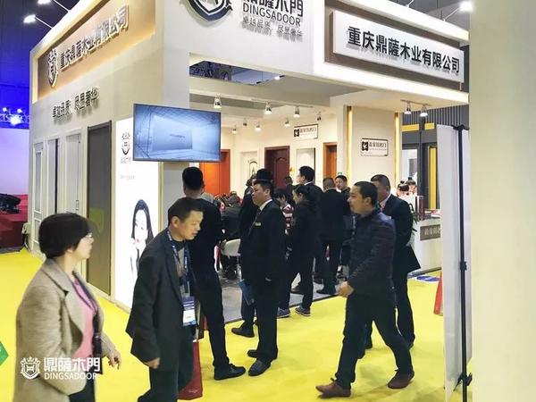 重庆鼎萨木门：2019上海建博会现场火爆