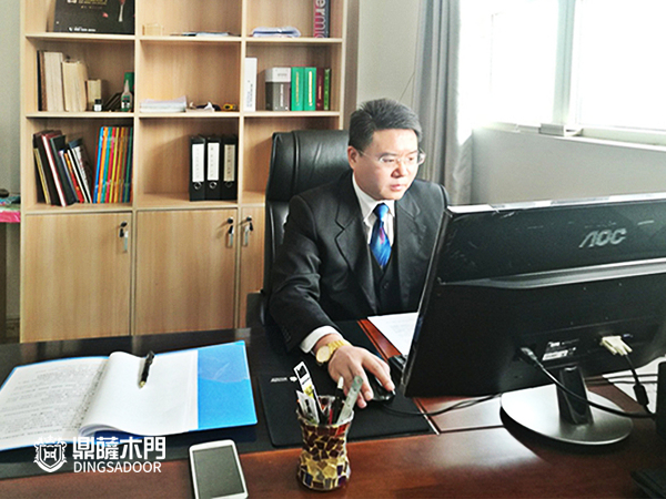 重庆鼎萨木门总经理 熊黎明