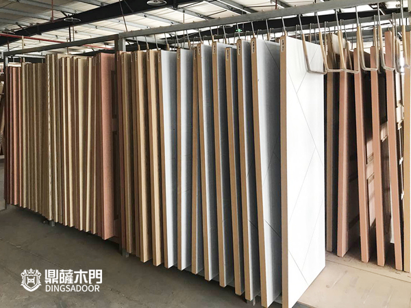 重庆鼎萨木门生产厂区展示