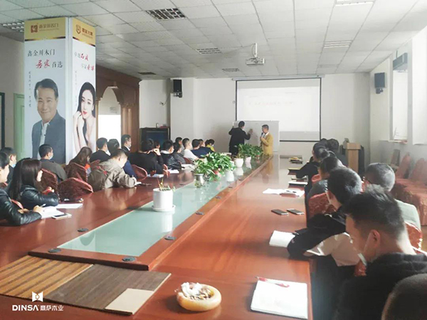 豪雅铝业（集团）余董事长到访鼎萨木业　互相交流学习