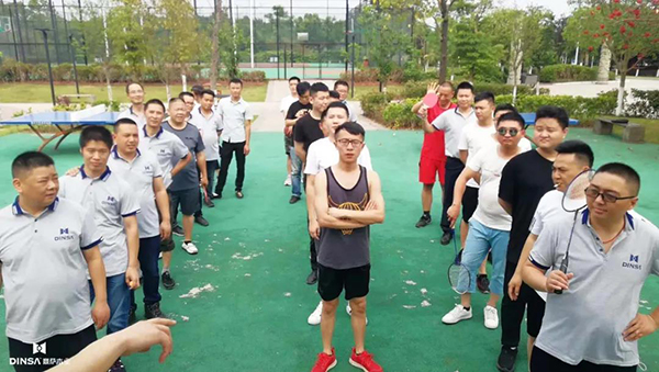 奋勇拼搏 逆势上扬——鼎萨木业营销中心团队建设展豪情3