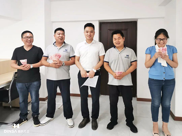 重庆鼎萨木门：销售一部部长黄昌荣、客服衡大艳、销售经理周武建、周千云